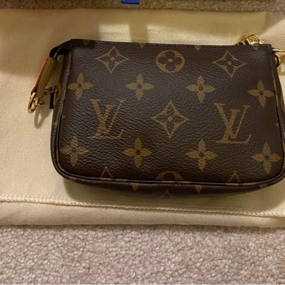 $9️⃣9️⃣0️⃣ Mini Pochette Accessoires